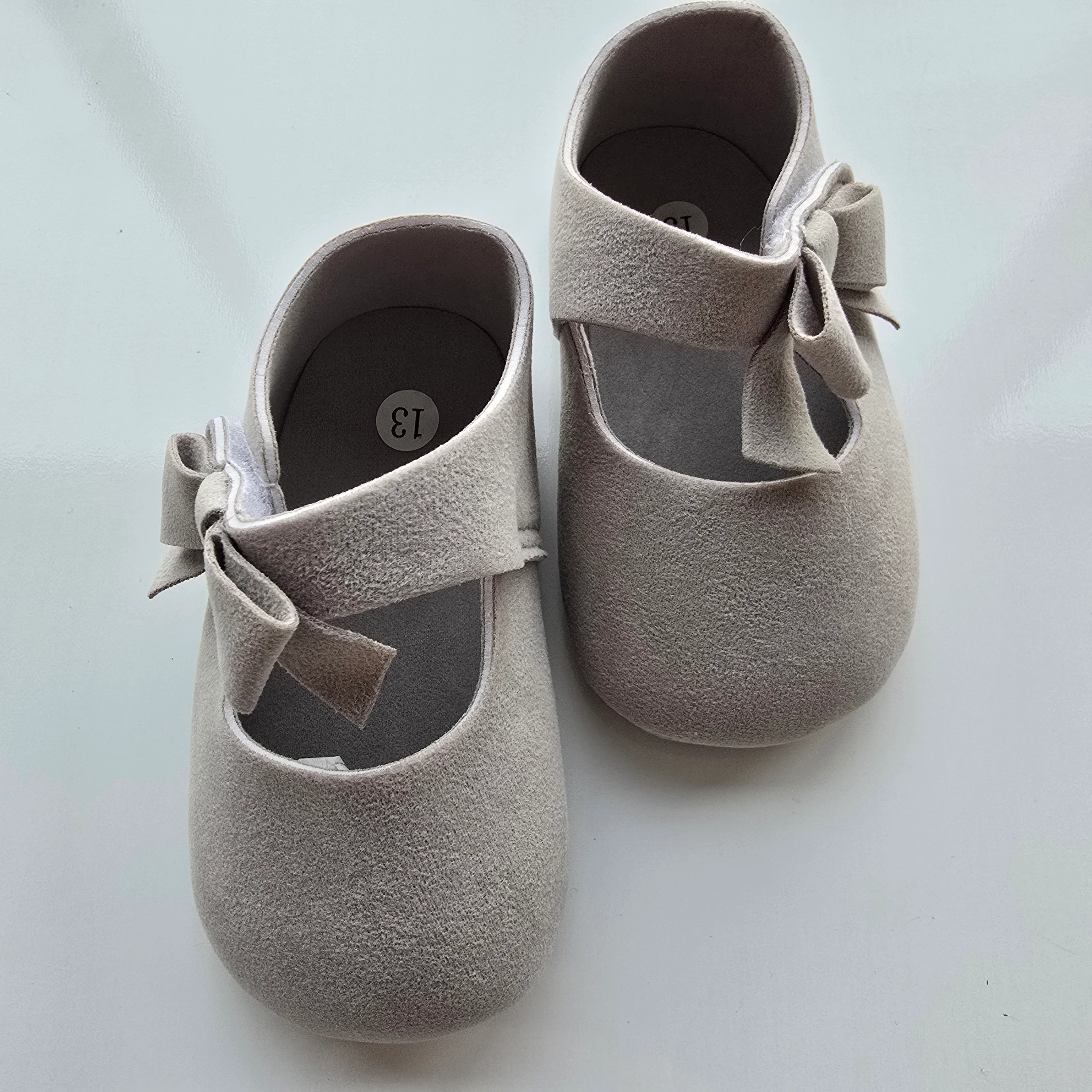 Chatita liso con moño Gris 12CM - 1