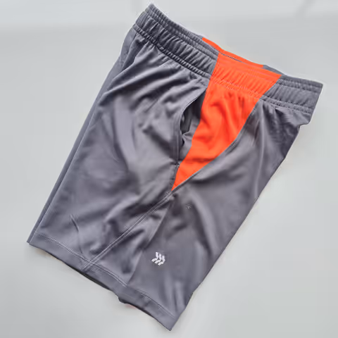 Short all in motion - vista alternativa