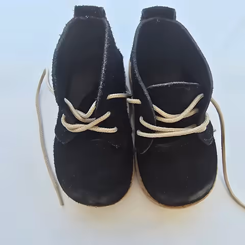 Botita Negra de cuero 14 cm - vista alternativa