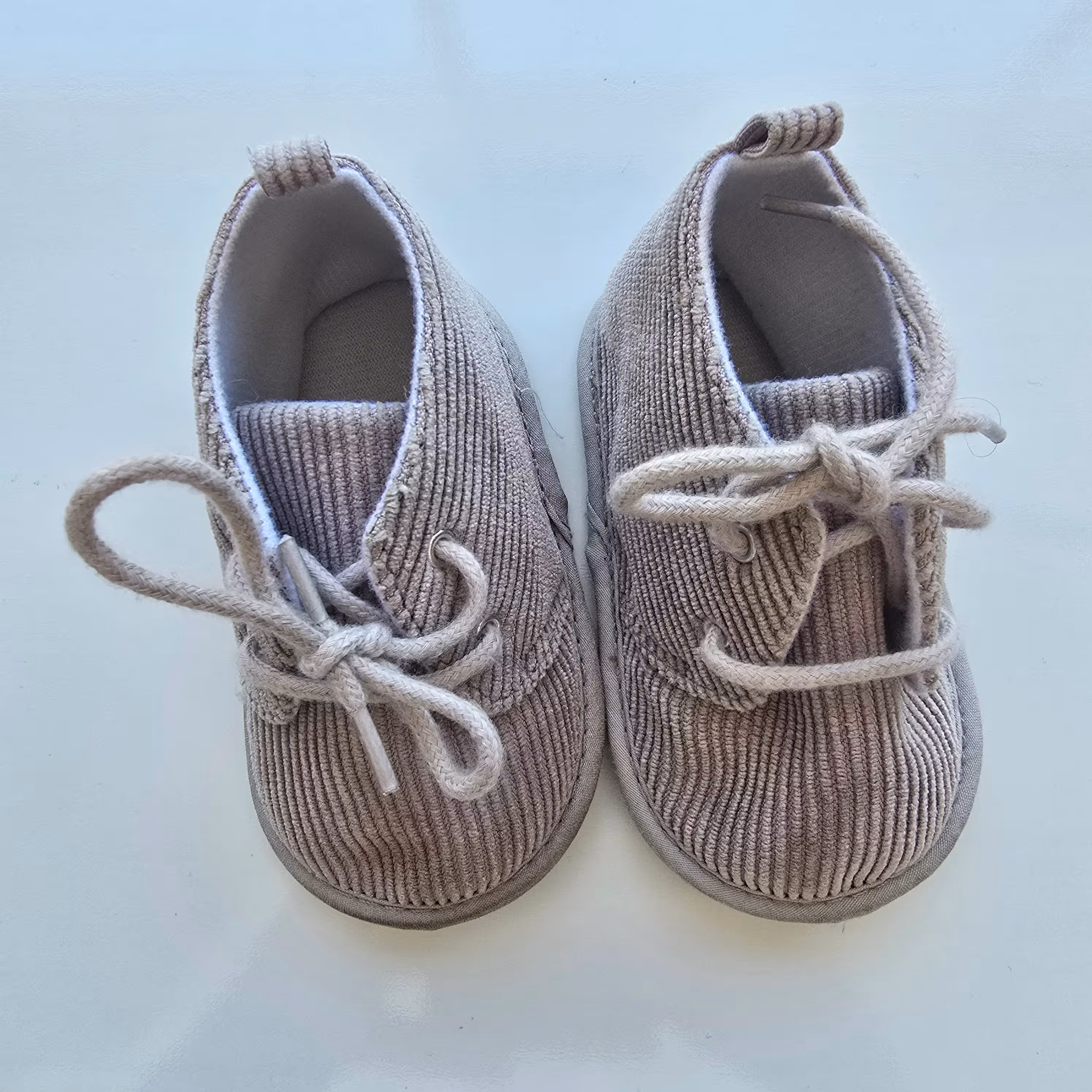 Zapatito Gris 11cm - 1