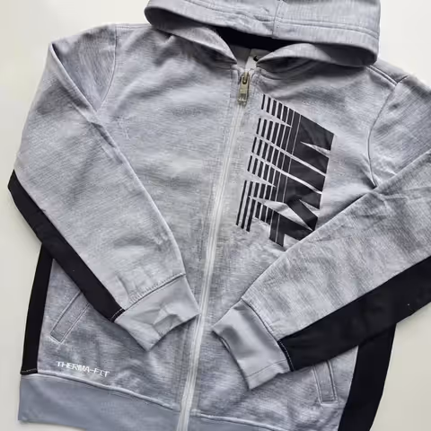 Campera NIKE - vista alternativa