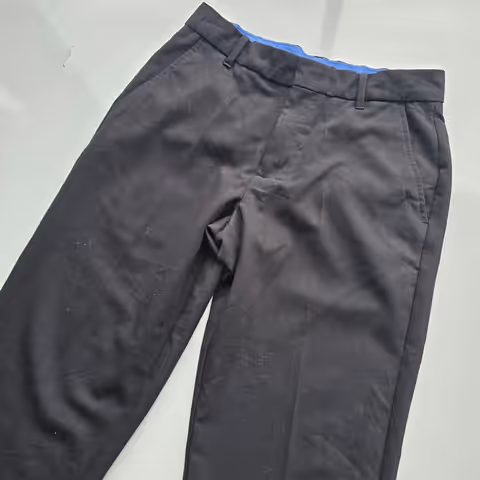 Pantalón de Vestir IZOD  - vista alternativa